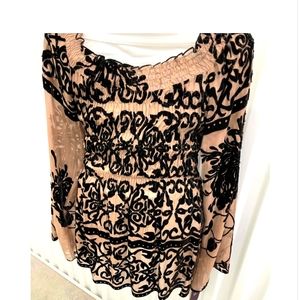 Hale Bob Black/Beige Top, XS.